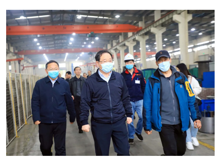 省經(jīng)信廳牛弩韜廳長一行蒞臨德科調(diào)研